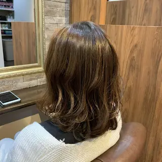 ミディアム カラー 美髪 カラーリストのヘアスタイル