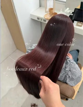 ロング カラー SLASHスラッシュ 小西結奈のヘアスタイル