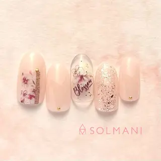 ネイル SOLMANI 予約担当のネイルデザイン