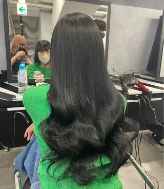 ミディアム Cielro【 シェイロ 】所属・Cielro/ダブル カラー/西田咲希のヘアスタイル