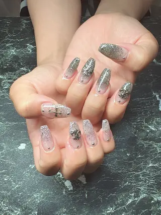 ネイル 💅ネイルハウス🏡 🎀TOMO🎀のネイルデザイン