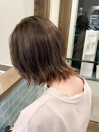 ミディアム カラー 工藤 梨花のヘアスタイル