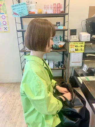ショート カラー 荒島 由佳のヘアスタイル