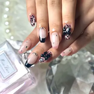 ネイル ルシイ🎀新宿長さ 出しパーツ専門店のネイルデザイン