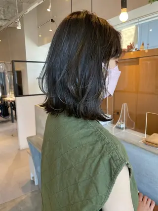 ミディアム 齊藤 桃子のヘアスタイル