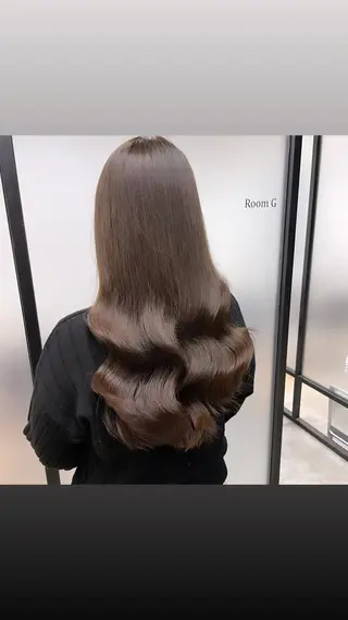 ロング カラー SALOWIN 表参道所属・シンカ 表参道のヘアスタイル