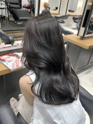 セミロング One by The Ect所属・尾田 一仁のヘアスタイル