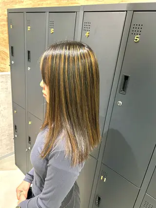 セミロング カラー suri-ru hair【スリールヘアー】所属・FURUSAWA AOIのヘアスタイル