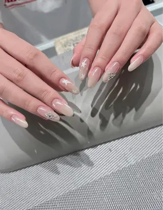 ネイル T. Leeのネイルデザイン