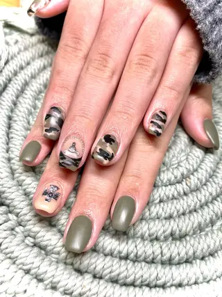 ミディアム GG houseのネイルデザイン