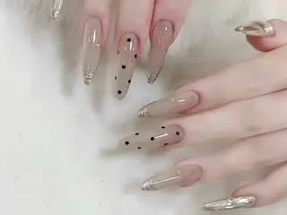 セミロング Miu Miu Nail Studio所属・yu naのネイルデザイン