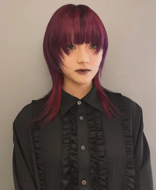 カラー Haco＋所属・ウルフ/レイヤー Miinaのヘアスタイル