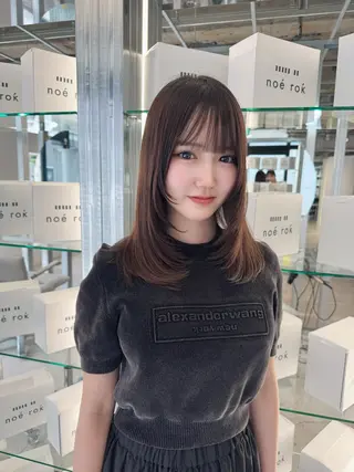 ミディアム 大場 菜月のヘアスタイル