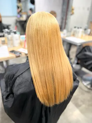 ロング カラー ハイトーンカラー 🦄レイヤーカットのヘアスタイル