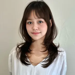 セミロング 🌹ハッシュカット、 レイヤー韓国ヘア🌹のヘアスタイル