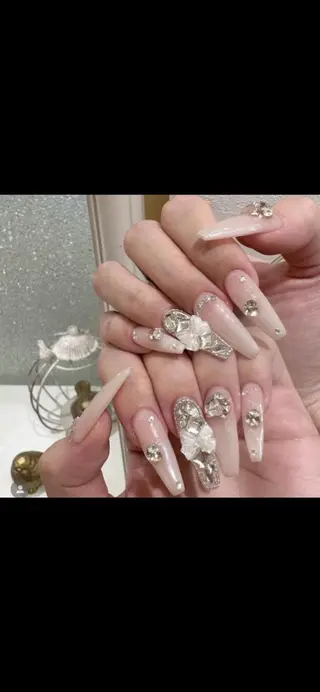 ネイル 鈴木 桃子🌷のネイルデザイン