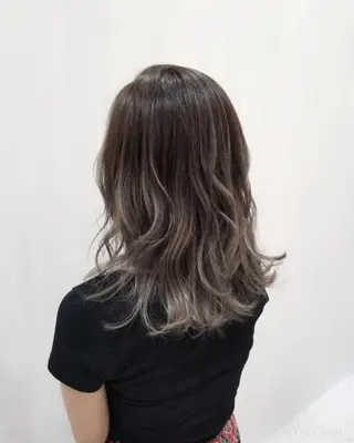 ミディアム カラー 顔周りレイヤーカット 髪質改善代表西村功平のヘアスタイル