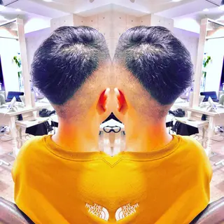 ショート メンズ 韓国風/小顔レイヤー /艶カラーのヘアスタイル