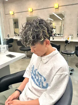 ミディアム カラー パーマ ヘアアレンジ メンズ SALOWIN藤沢店所属・艶カラー の達人のヘアスタイル