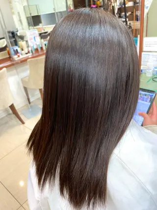 ミディアム 飯泉 春乃のヘアスタイル