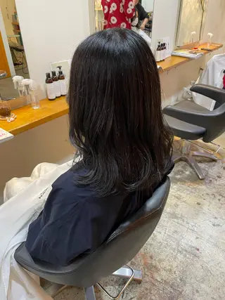 セミロング カラー MIOベージュカラー 柔らかいカラーのヘアスタイル