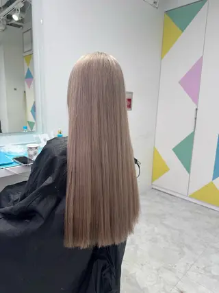 カラー ミルクティーベージュ 🤍Yumeのヘアスタイル