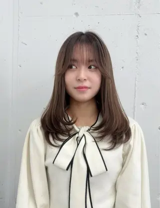 ロング 野嶽 絵美のヘアスタイル