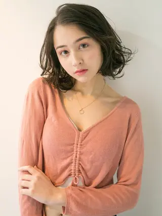 ショート pole/apartment所属・💓パーマ，💗 レイヤーカットのヘアスタイル