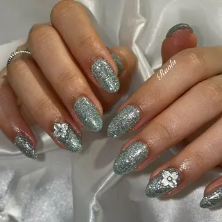 ネイル Ravlu所属・アラカキ アンジュのネイルデザイン