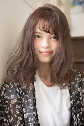 ミディアム パーマ 斎藤  慈晃のヘアスタイル