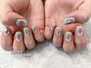 ネイル 岡本 友恵のネイルデザイン