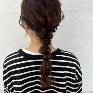 セミロング ヘアアレンジ lafith hair Glanz 桂所属・かじももな｜縮毛矯正 ｜透明感カラーのヘアスタイル