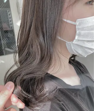 ミディアム roka ノゾミのヘアスタイル