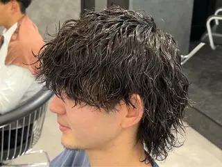 ミディアム パーマ メンズ ✨️ツイスパ波巻き特 化小杉澪生✨️のヘアスタイル