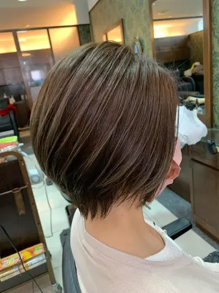 ショート カラー 吉田 朱理のヘアスタイル
