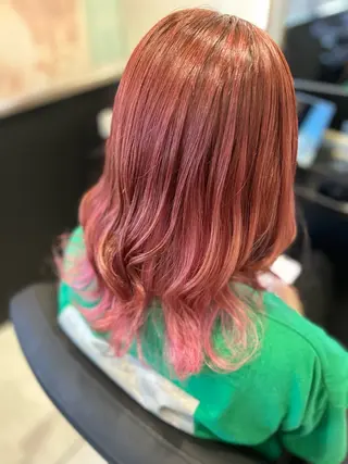 ミディアム カラー 長田 麻友子のヘアスタイル