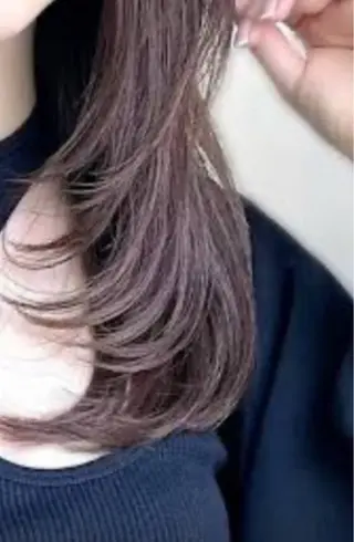 セミロング 具志堅 早織のヘアスタイル