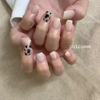 ネイル charme所属・. SHIORIのネイルデザイン