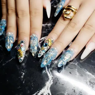 セミロング ネイル クロキ 。のネイルデザイン