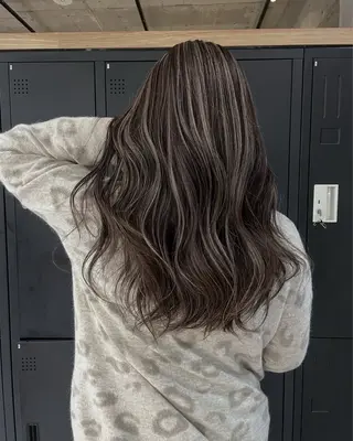 ロング 🫧ハイライトカラー 🫧 𝓜𝓘𝓤のヘアスタイル