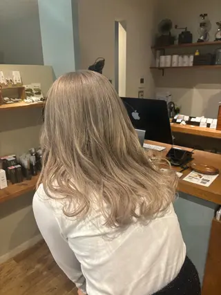 ロング ボブ/ベージュ /MIYUのヘアスタイル