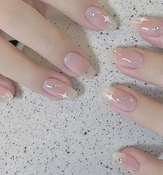 ネイル Queens テイのネイルデザイン