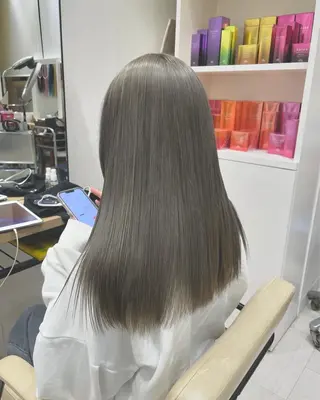 セミロング カラー ハッシュカット レイヤー池袋のヘアスタイル