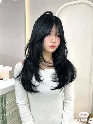 ロング カラー GAGA所属・GAGA AMIKAのヘアスタイル