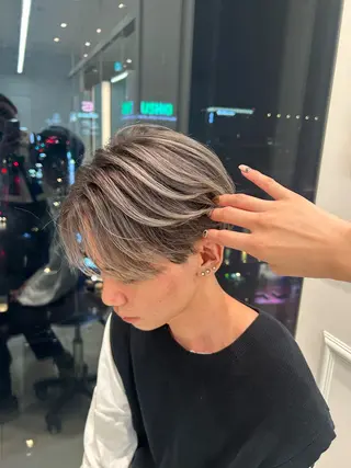 カラー メンズ 西澤 咲輝のヘアスタイル