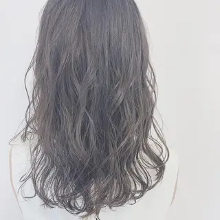 ミディアム カラー 色白に見える暗髪 梅田・増田のヘアスタイル