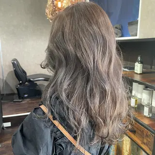 ロング カラー BUBBLES所属・山本 琴乃🦭のヘアスタイル