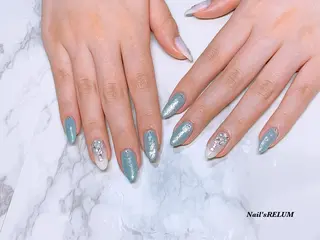 ネイル THECOLORS所属・近貞 莉奈のネイルデザイン