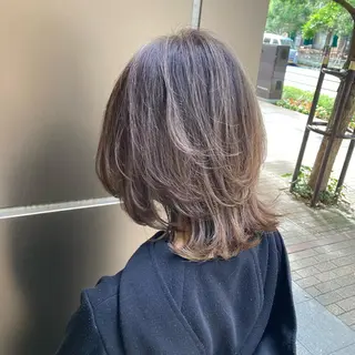 ショート カラー 松岡 知のヘアスタイル