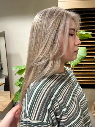 ロング カラー 🦮shiori アイドルオタク🦮のヘアスタイル